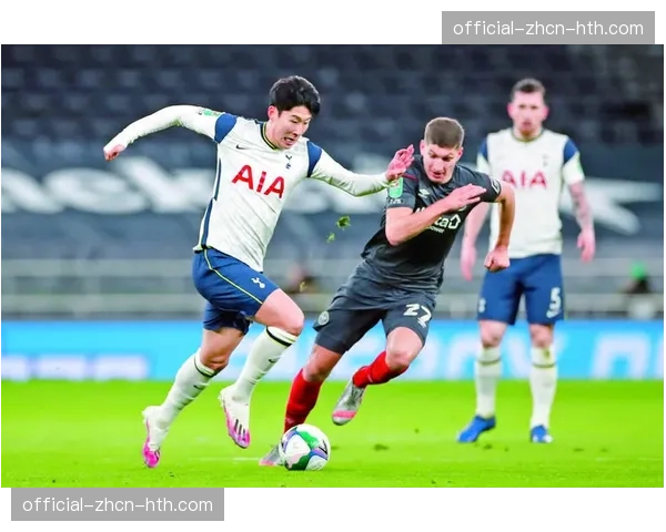 托特纳姆热刺3-2逆转战胜阿斯顿维拉，孙兴慄终场前任意球中柱